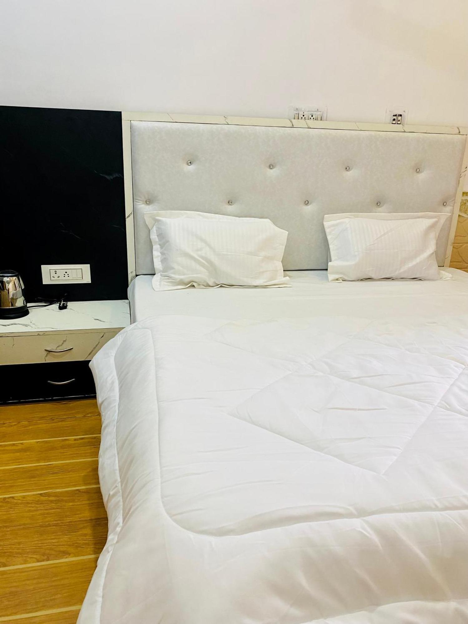 Lazy Staytion Pushkar Bagian luar foto